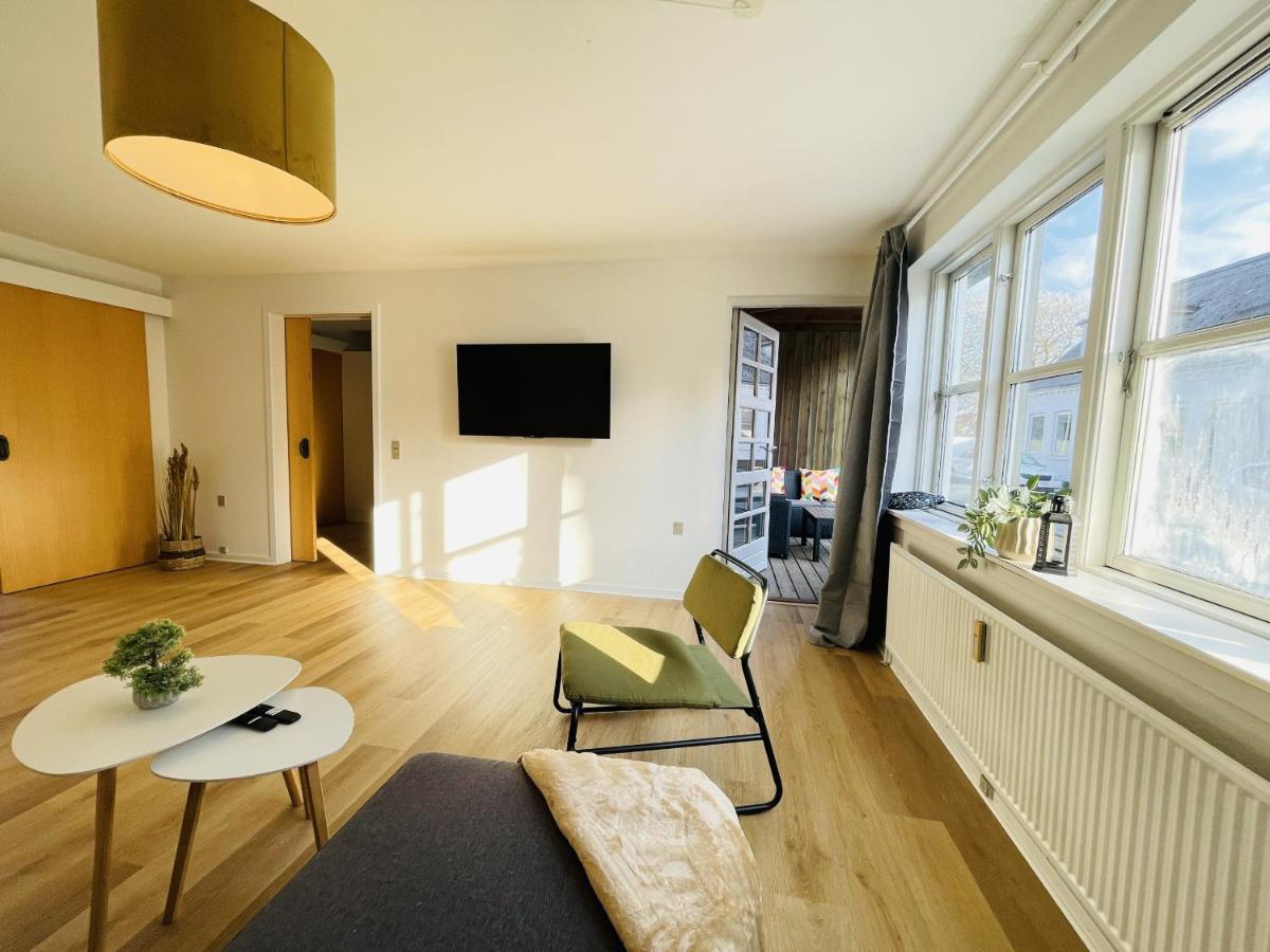 Aday - Central Terrace Apartment In Hjørring Exteriör bild