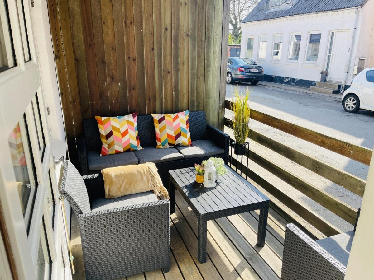 Aday - Central Terrace Apartment In Hjørring Exteriör bild